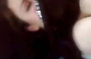 XXX Chica negra recibe crema en las tetas después de chupar y montar una polla blanca videos de sexo español latino