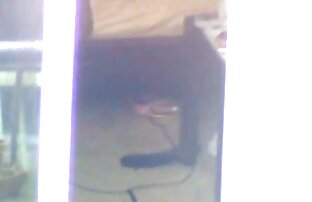 XXX Hijastro seduce a la madrastra para sexo por dinero español latino follar cuando papá no está en casa